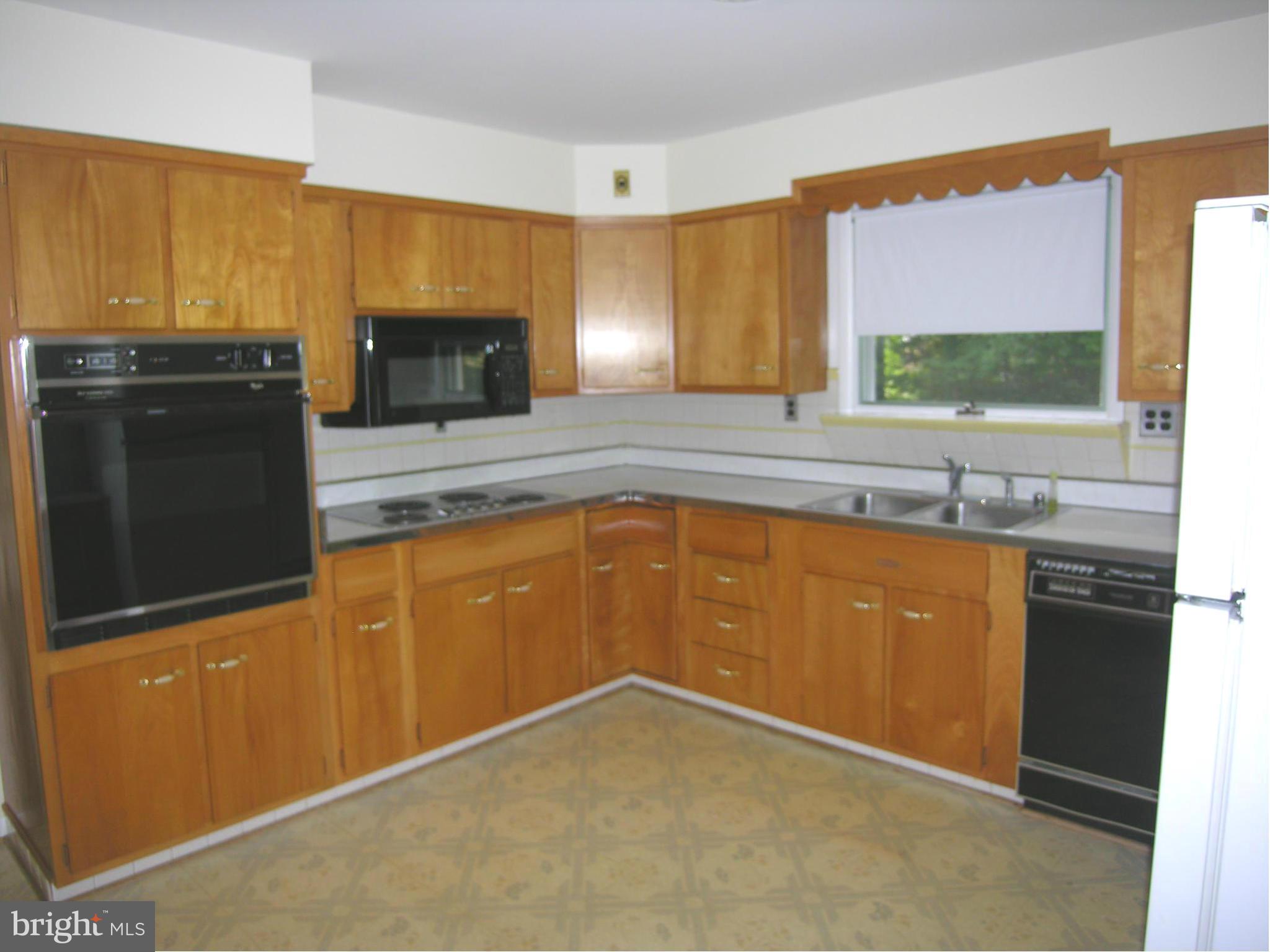 404 River Bend Road Fort Washington, MD 20744 - Photo 9 of 27 Kitchen