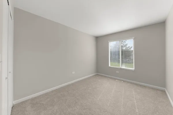 $275,000 | 9 East Fernwood Drive, Bolingbrook, IL 60440