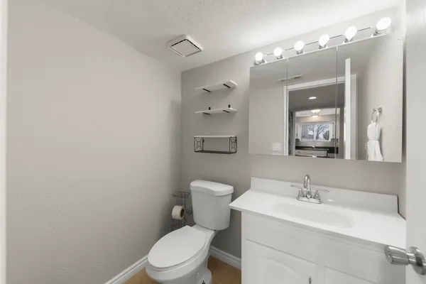 $275,000 | 9 East Fernwood Drive, Bolingbrook, IL 60440