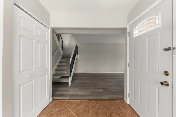 $275,000 | 9 East Fernwood Drive, Bolingbrook, IL 60440