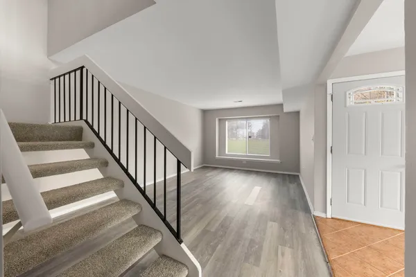 $275,000 | 9 East Fernwood Drive, Bolingbrook, IL 60440