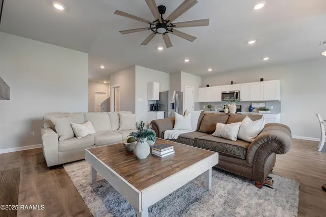 $282,500 | 242 Cane Run Court, Duson, LA 70529