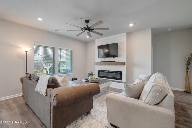 $282,500 | 242 Cane Run Court, Duson, LA 70529