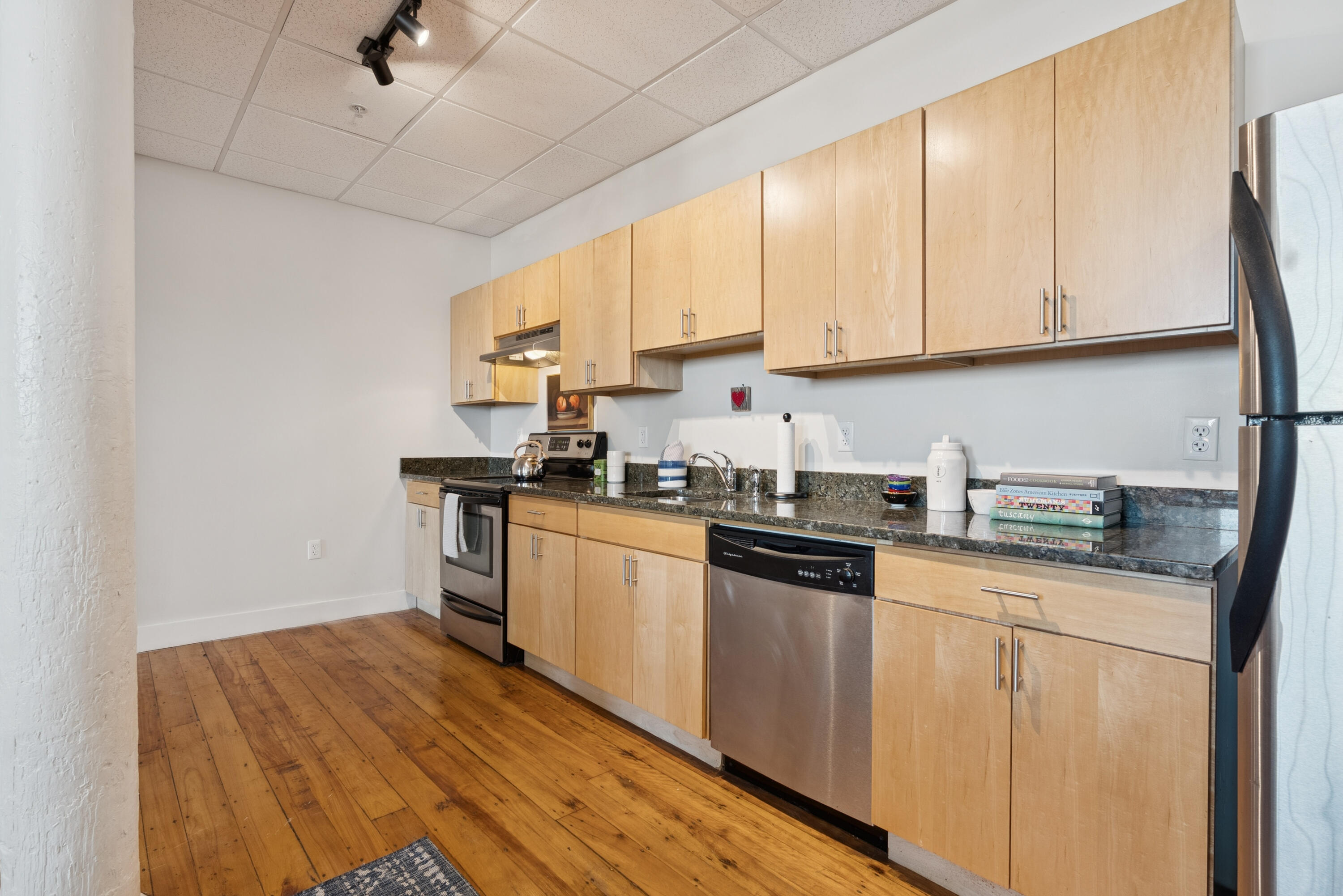 2 Main Street, Unit 18420 Biddeford, ME 04005 - Photo 12 of 50 2 bedroom+den unit - 18-420