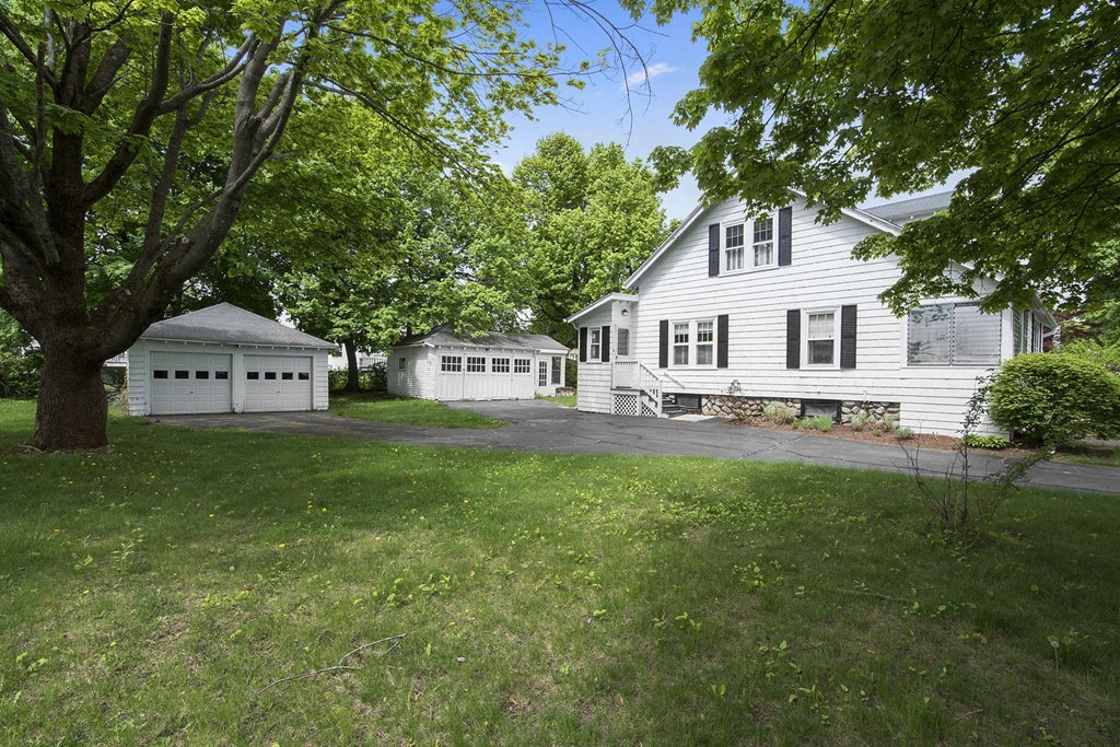 31 Brandon Road Worcester, MA 01606 - Photo 1 of 12 Gallery Image 1