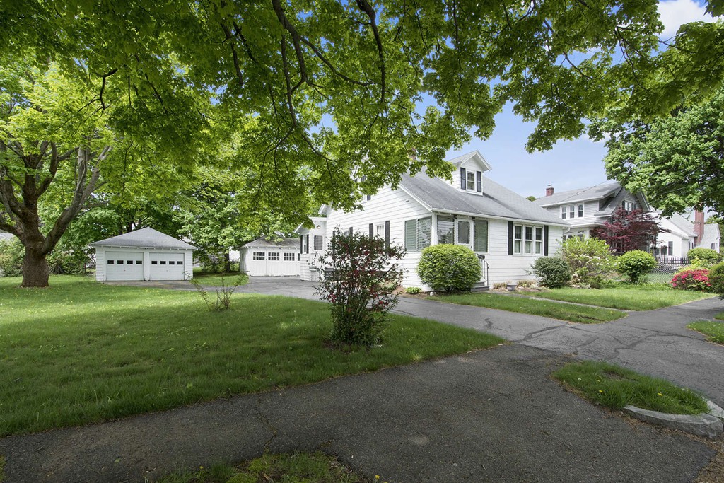 31 Brandon Road Worcester, MA 01606 - Photo 4 of 12 Gallery Image 4