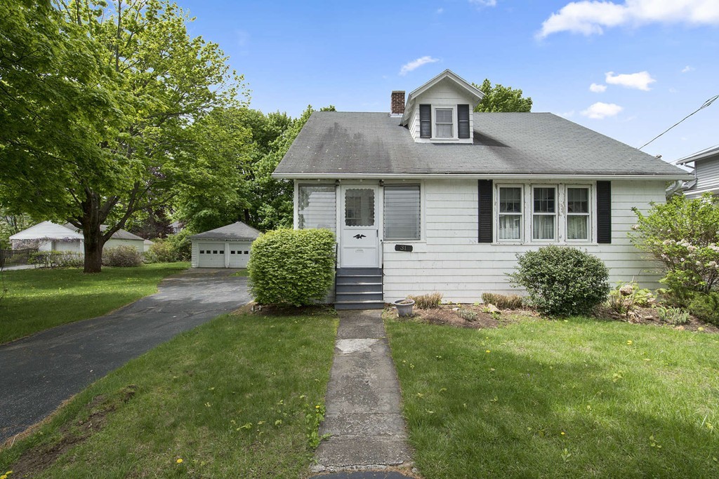 31 Brandon Road Worcester, MA 01606 - Photo 6 of 12 Gallery Image 6