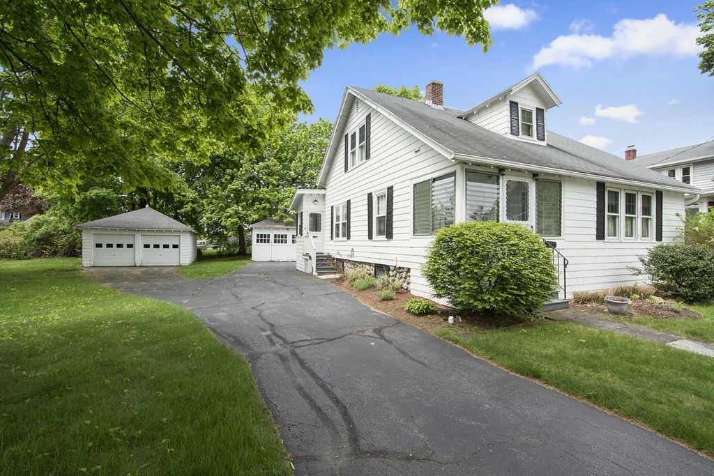 31 Brandon Road Worcester, MA 01606 - Photo 8 of 12 Gallery Image 8