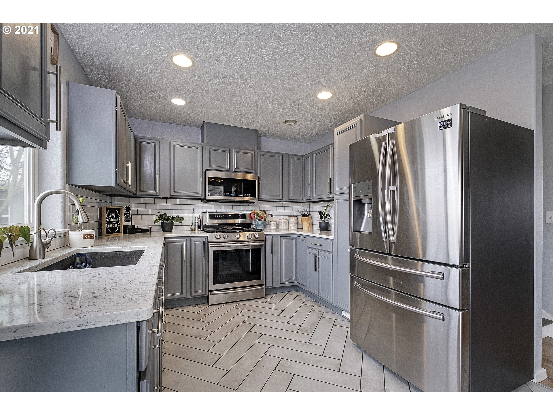 20808 Ruth Street Northeast Donald, OR 97020 - Photo 11 of 28 Gallery Image 11