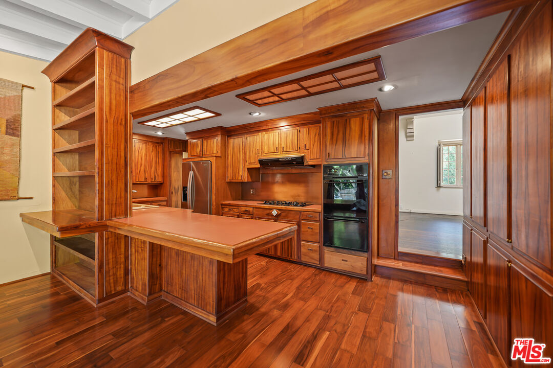 455 El Bosque Laguna Beach, CA 92651 - Photo 13 of 57