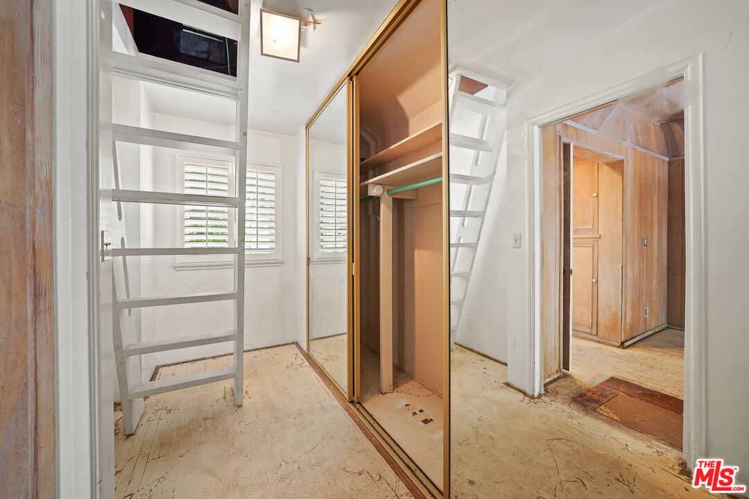 455 El Bosque Laguna Beach, CA 92651 - Photo 26 of 57 a view of an empty room and window