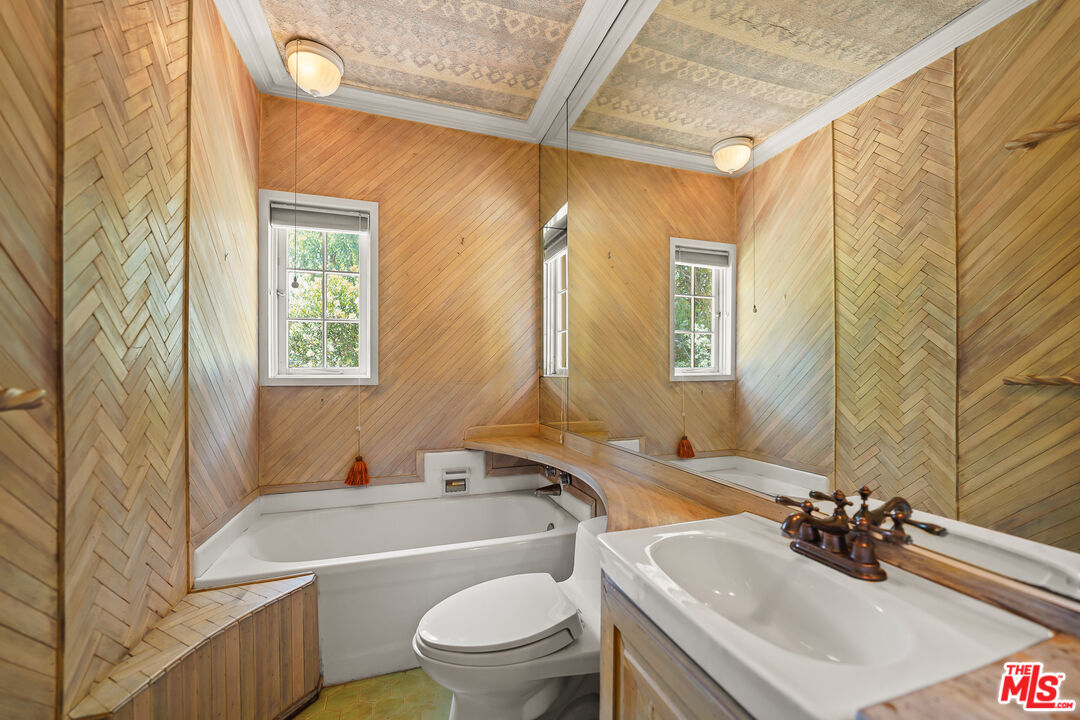 455 El Bosque Laguna Beach, CA 92651 - Photo 32 of 57