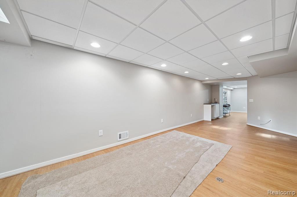 29691 Sierra Point Circle Farmington Hills, MI 48331 - Photo 36 of 41