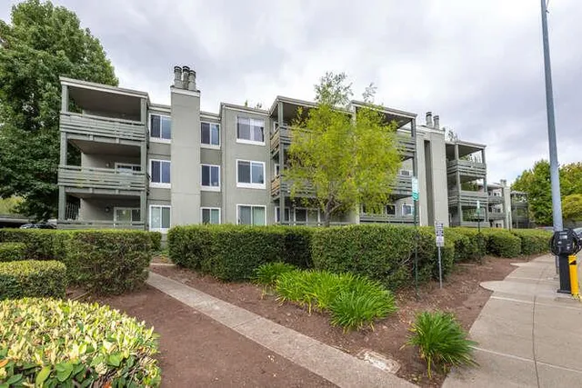 $649,000 | 4008 Farm Hill Boulevard, Unit 102, Redwood City, CA 94061