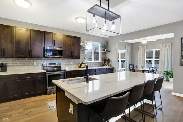 $475,000 | 1664 Woodside Circle, Franklin, IN 46131