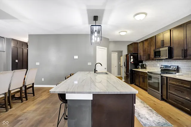 $475,000 | 1664 Woodside Circle, Franklin, IN 46131