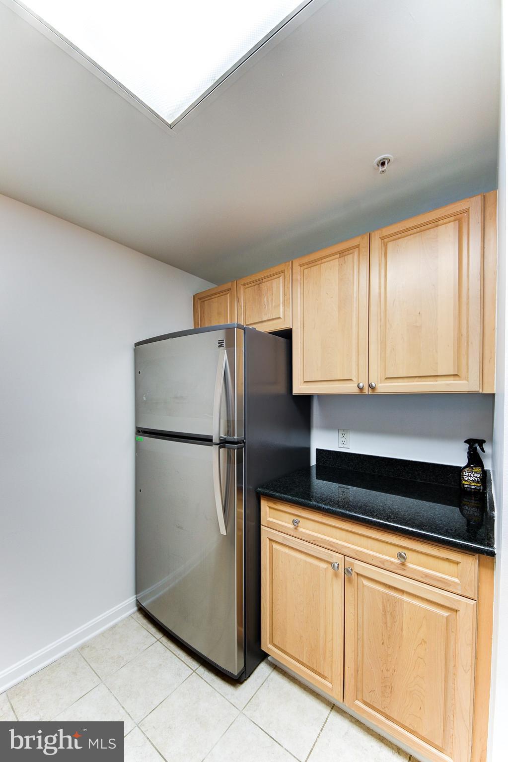 2726 Gallows Road, Unit 509 Vienna, VA 22180 - Photo 6 of 23 Kitchen