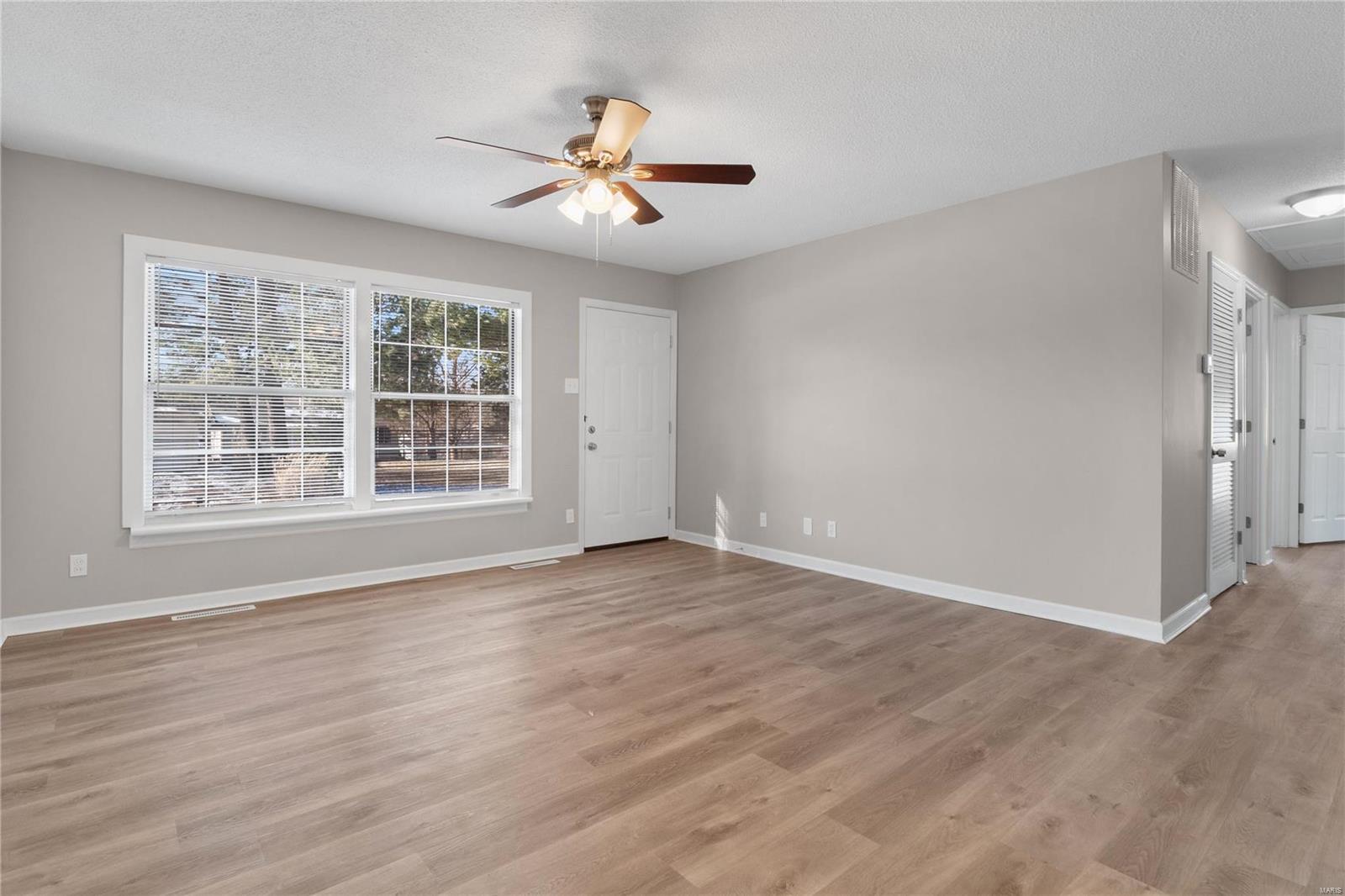 813 Rauscher Drive Ballwin, MO 63011 - Photo 3 of 27