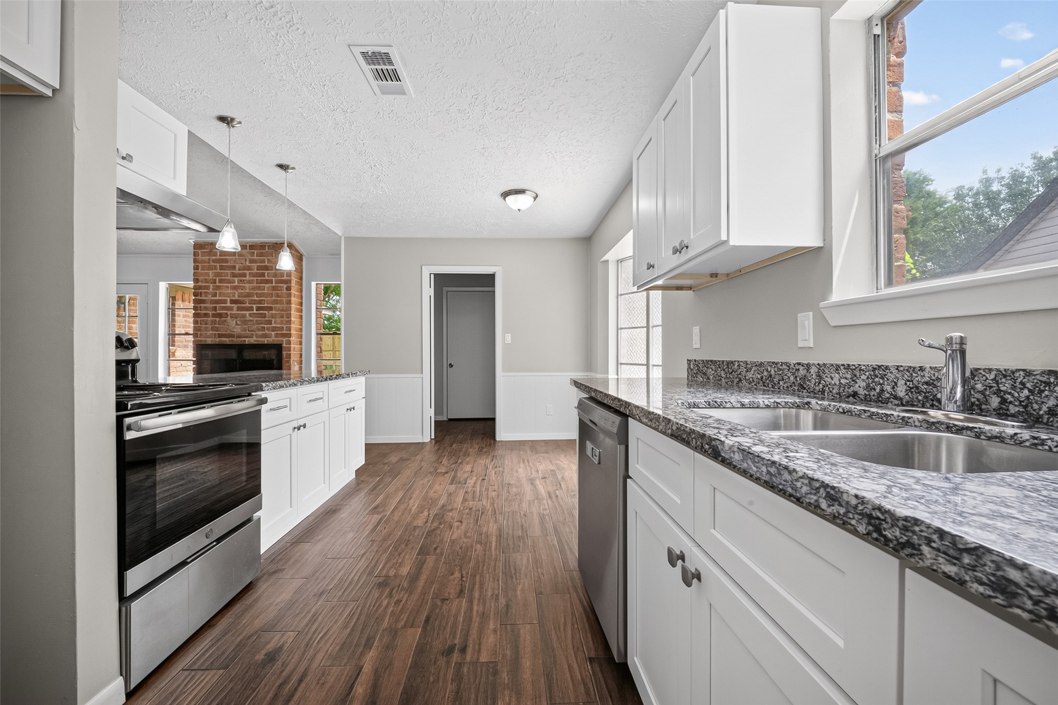 706 Buoy Road Houston, TX 77062 - Photo 15 of 43