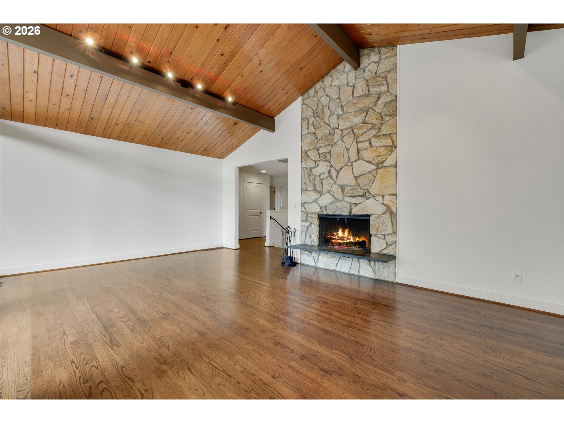6435 Southwest 90th Avenue Portland, OR 97223 - Photo 3 of 38 Living Room