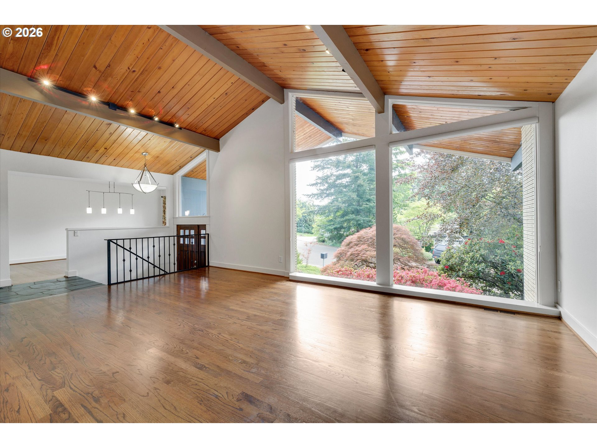6435 Southwest 90th Avenue Portland, OR 97223 - Photo 5 of 38 Living Room
