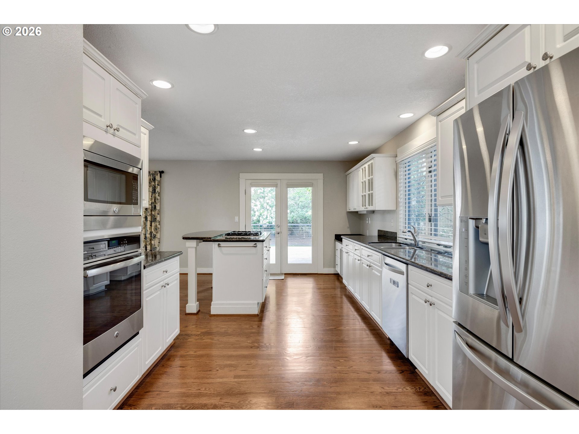 6435 Southwest 90th Avenue Portland, OR 97223 - Photo 8 of 38 Kitchen