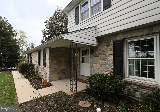 $450,000 | 704 Old Swede Road, Douglassville, PA 19518