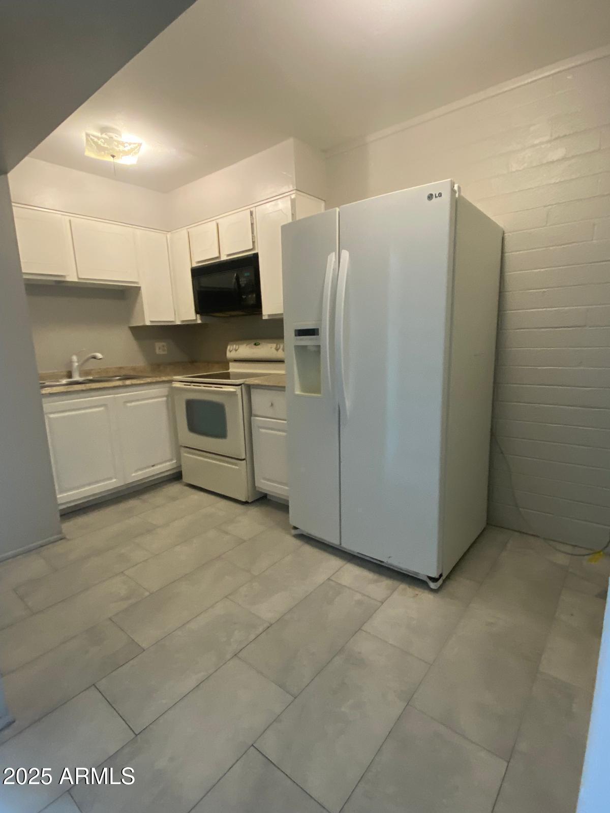 2235 North 28th Street, Unit 2 Phoenix, AZ 85008 - Photo 5 of 7 28th St #2 - 5