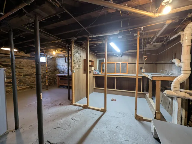 $349,900 | 56 Woodland Street, Claremont, NH 03743