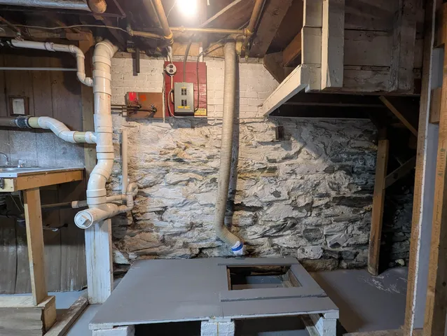 $349,900 | 56 Woodland Street, Claremont, NH 03743