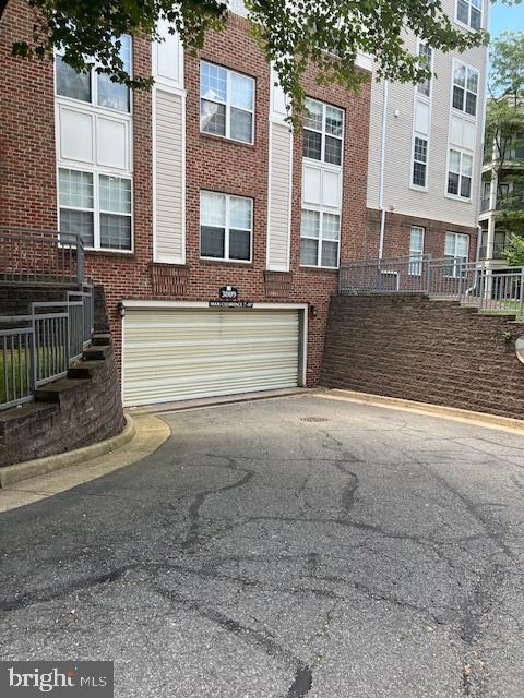 3009 Nicosh Circle, Unit 4302 Falls Church, VA 22042 - Photo 23 of 32