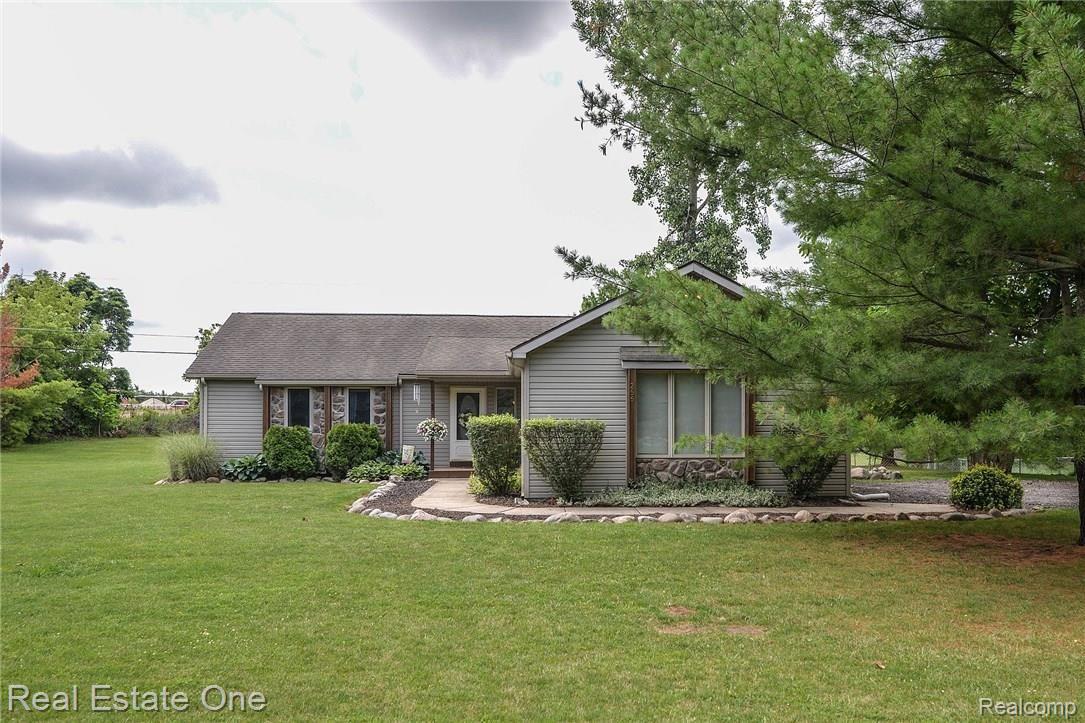 255 Triangle Lake Road Howell, MI 48843 - Photo 1 of 48 2_33.jpg
