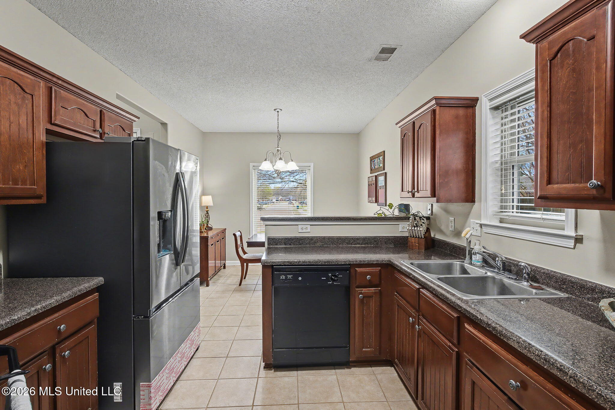 9450 Stone Point Drive Olive Branch, MS 38654 - Photo 15 of 47 16-web-or-mls-9450 Stone Point Dr-15