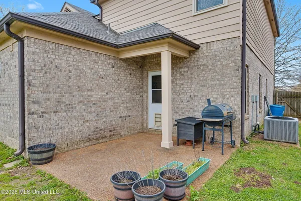 $329,900 | 9450 Stone Point Drive, Olive Branch, MS 38654