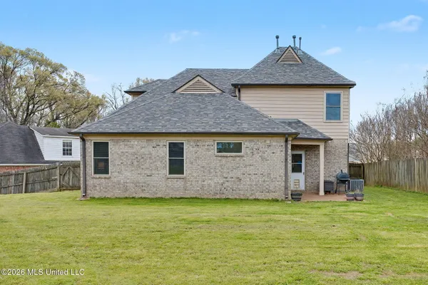 $329,900 | 9450 Stone Point Drive, Olive Branch, MS 38654