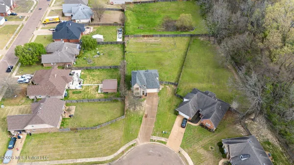 $329,900 | 9450 Stone Point Drive, Olive Branch, MS 38654