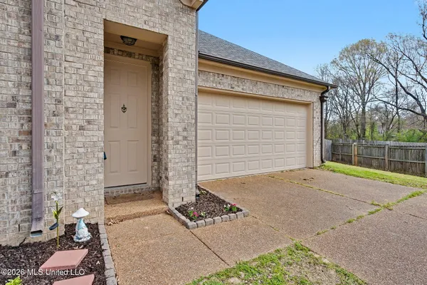 $329,900 | 9450 Stone Point Drive, Olive Branch, MS 38654