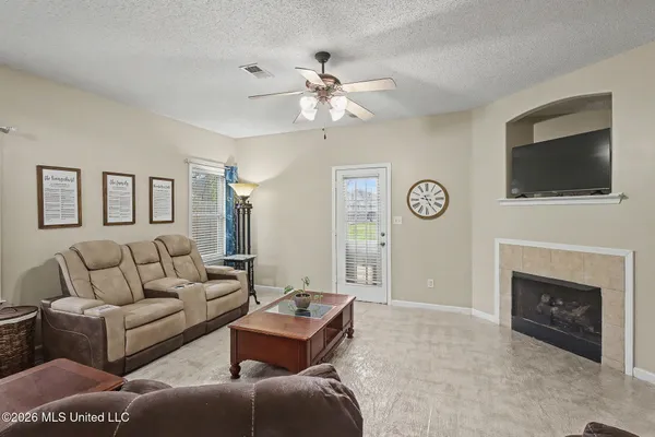 $329,900 | 9450 Stone Point Drive, Olive Branch, MS 38654