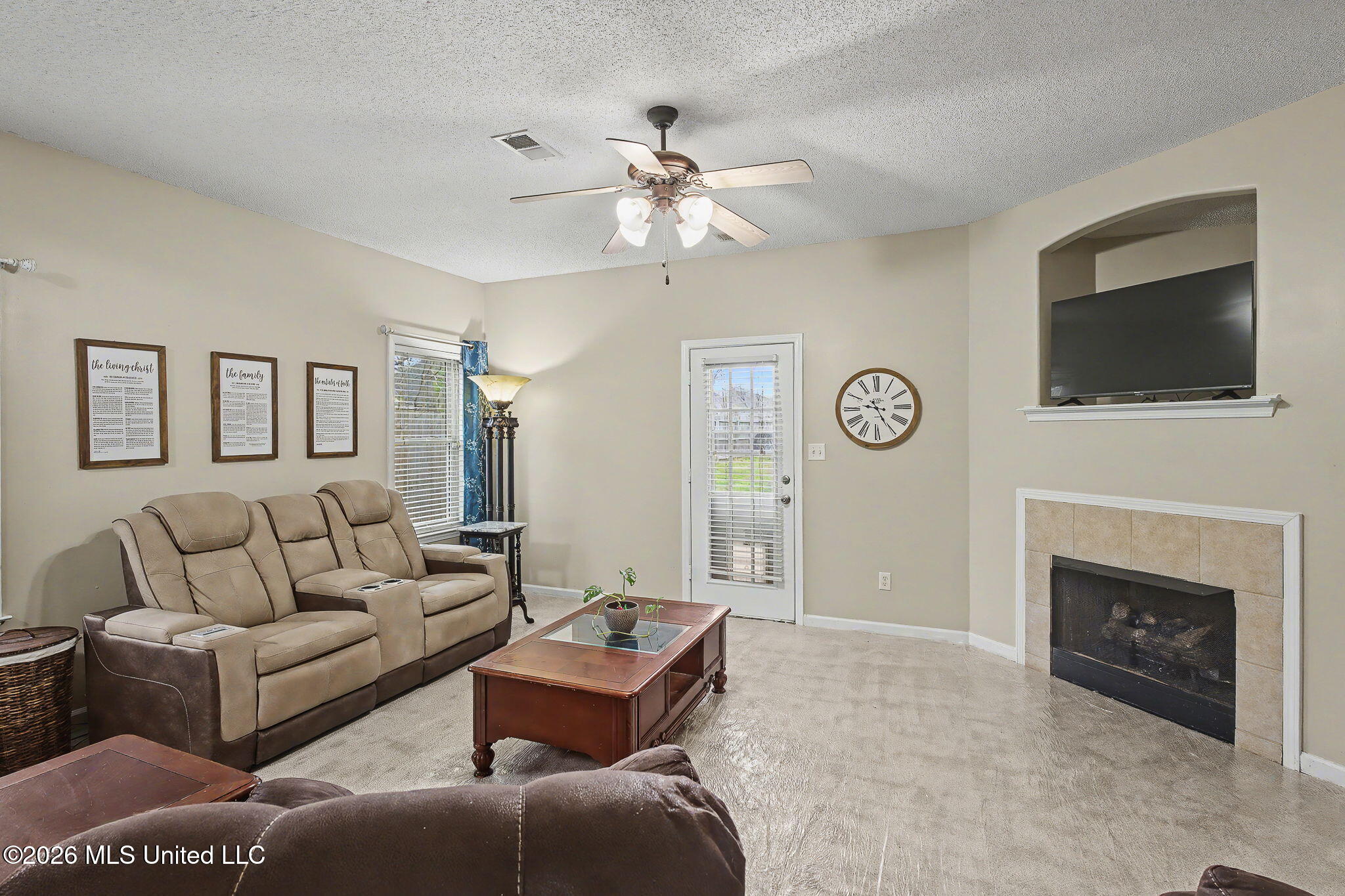 9450 Stone Point Drive Olive Branch, MS 38654 - Photo 9 of 47 10-web-or-mls-9450 Stone Point Dr-9