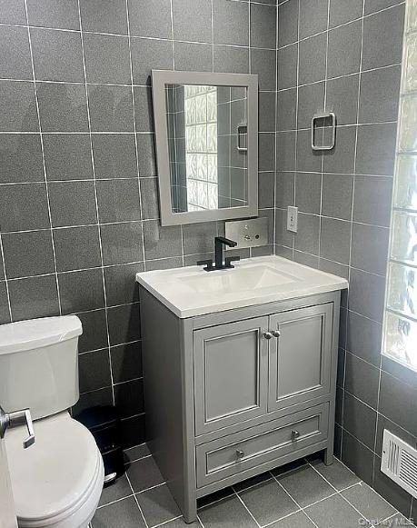 11 Lomond Avenue Chestnut Ridge, NY 10977 - Photo 6 of 8