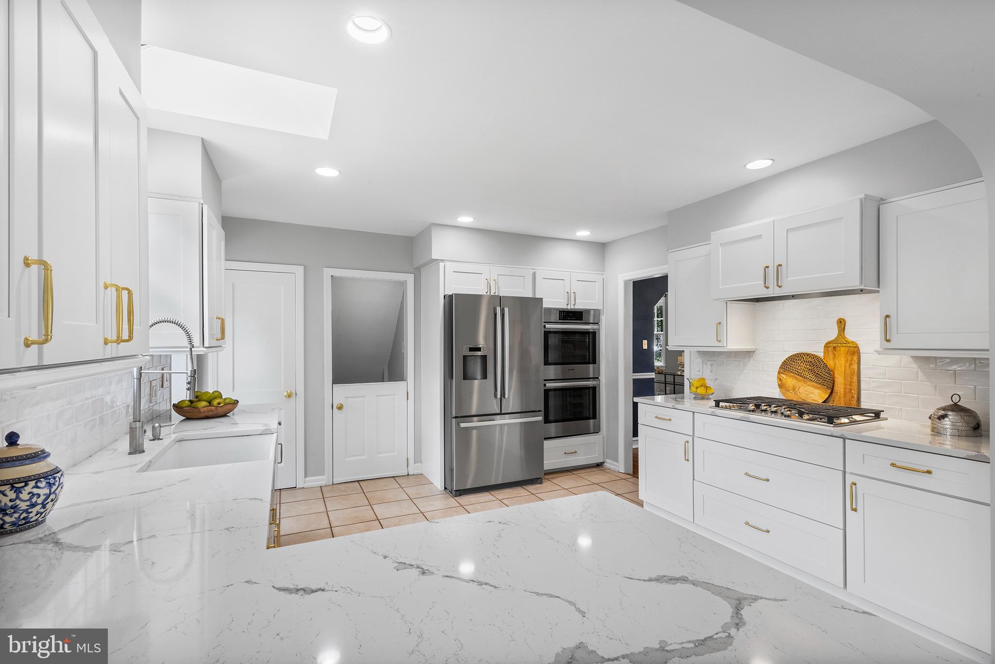 231 Sunset Road Wayne, PA 19087 - Photo 9 of 31 Updated Kitchen