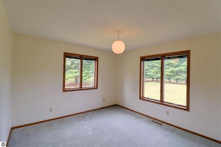 10859 West Blanchard Road Blanchard, MI 49310 - Photo 13 of 41