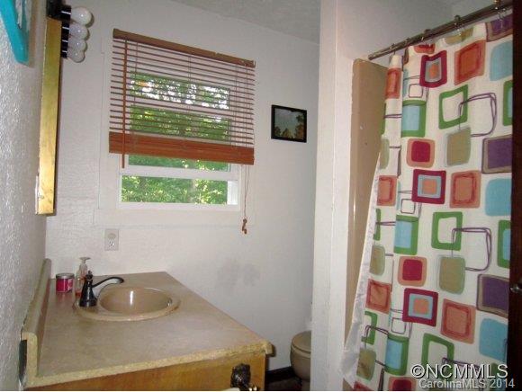 209 Fox Road Mars Hill, NC 28754 - Photo 8 of 21 Gallery Image 8