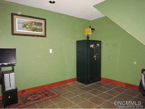209 Fox Road Mars Hill, NC 28754 - Photo 10 of 21 Gallery Image 10