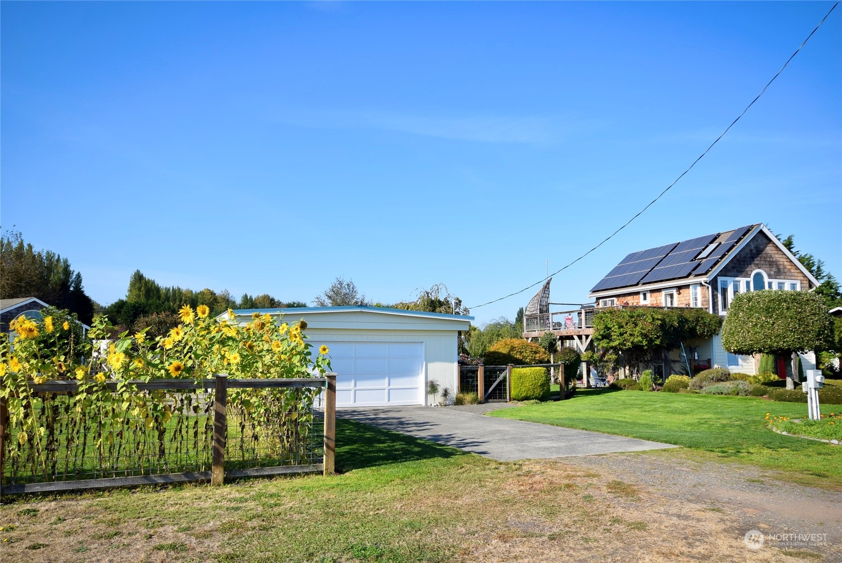 872 3 Crabs Road Sequim, WA 98382 - Photo 3 of 40 Gallery Image 3