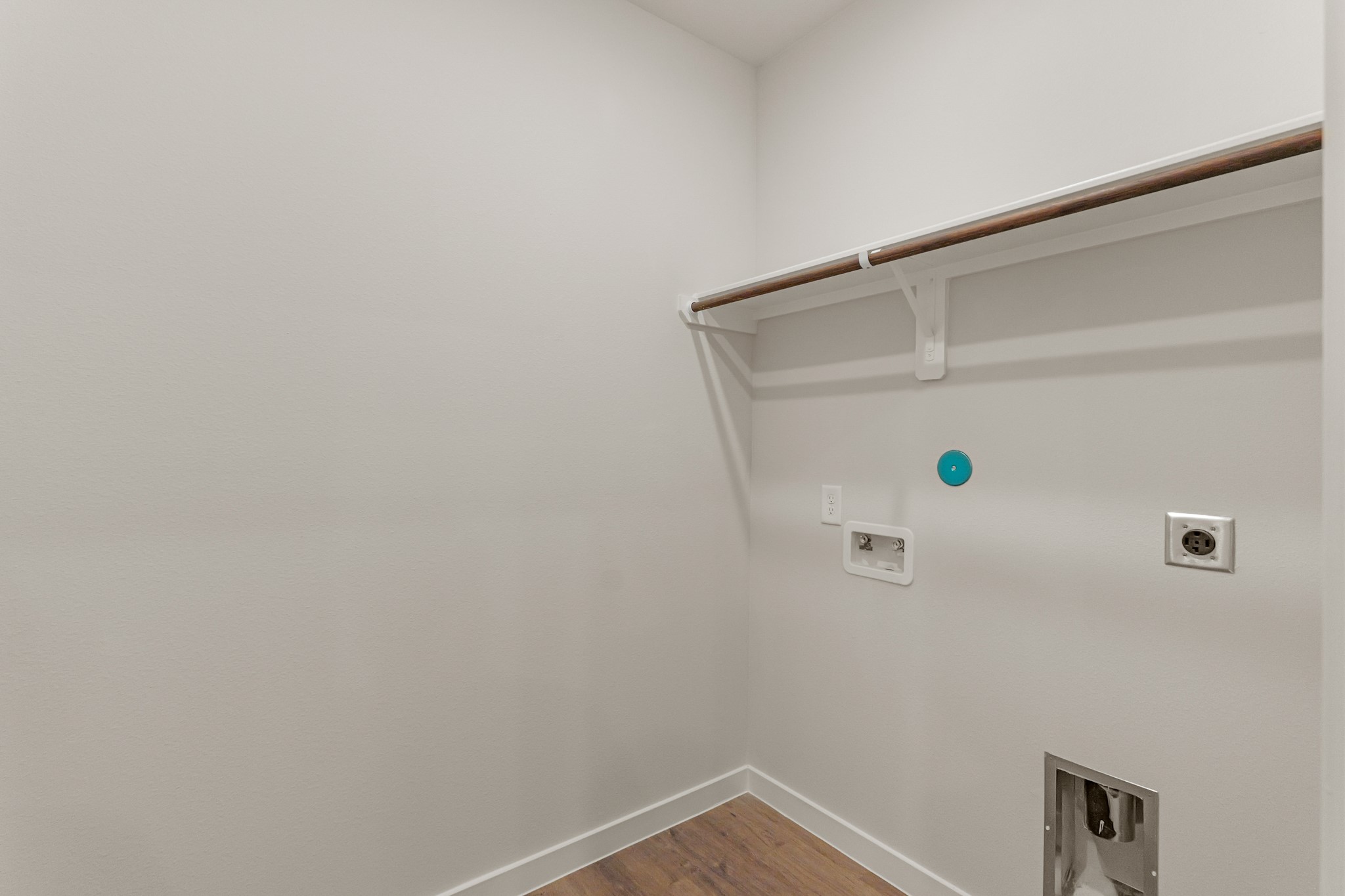 17207 King Eider Road Waller, TX 77484 - Photo 3 of 33 a view of bathroom