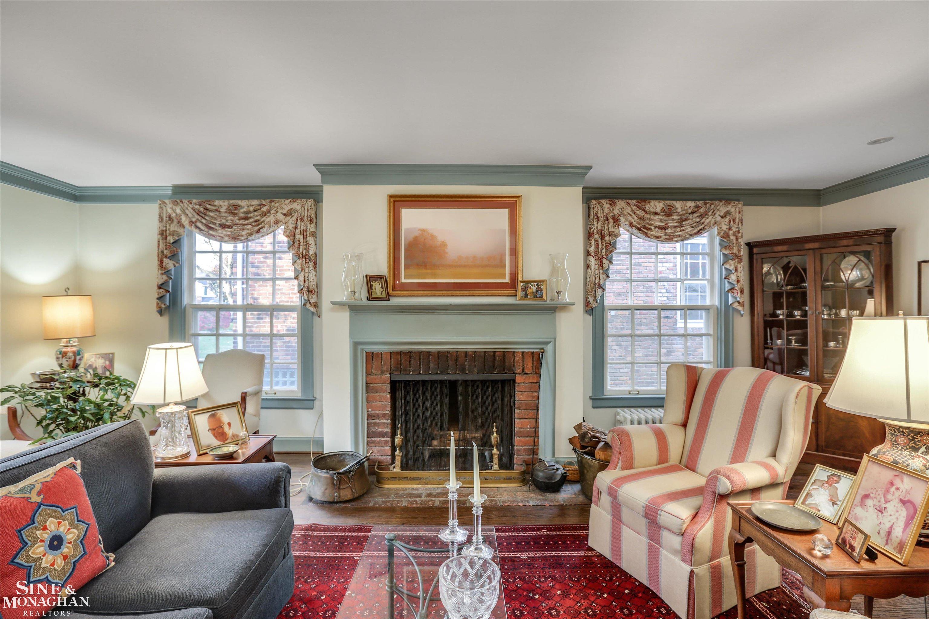 274 Lewiston Road Grosse Pointe, MI 48236 - Photo 8 of 55 50128173-8.JPG