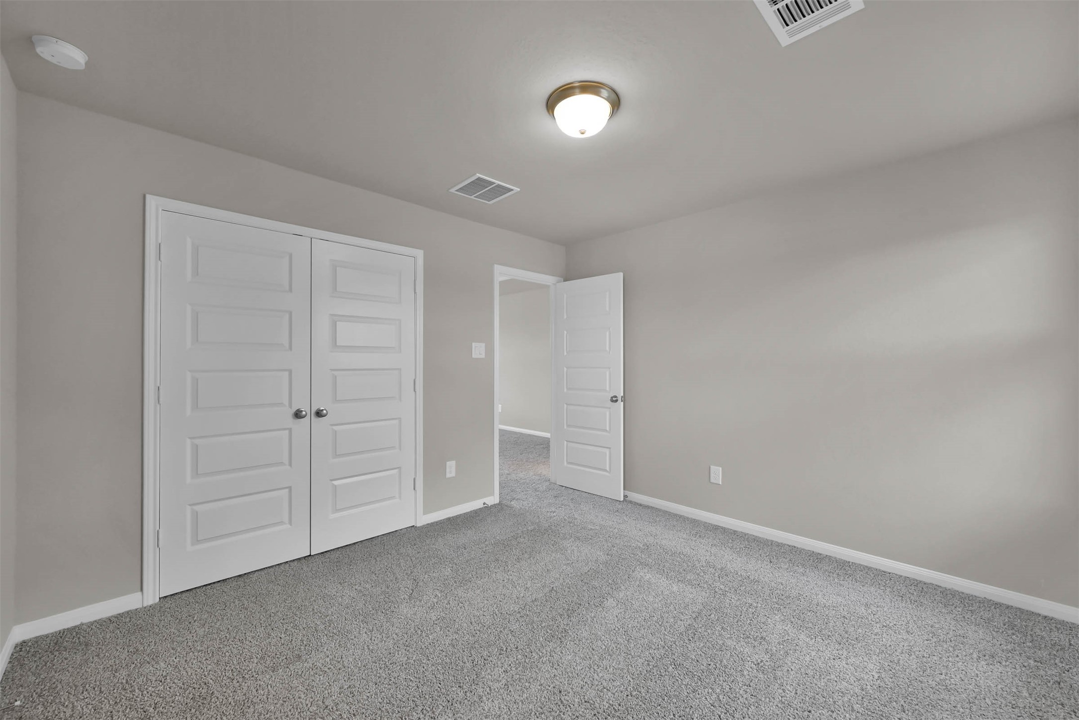 213 Harper Ridge Drive Montgomery, TX 77316 - Photo 21 of 34 an empty room with closet area