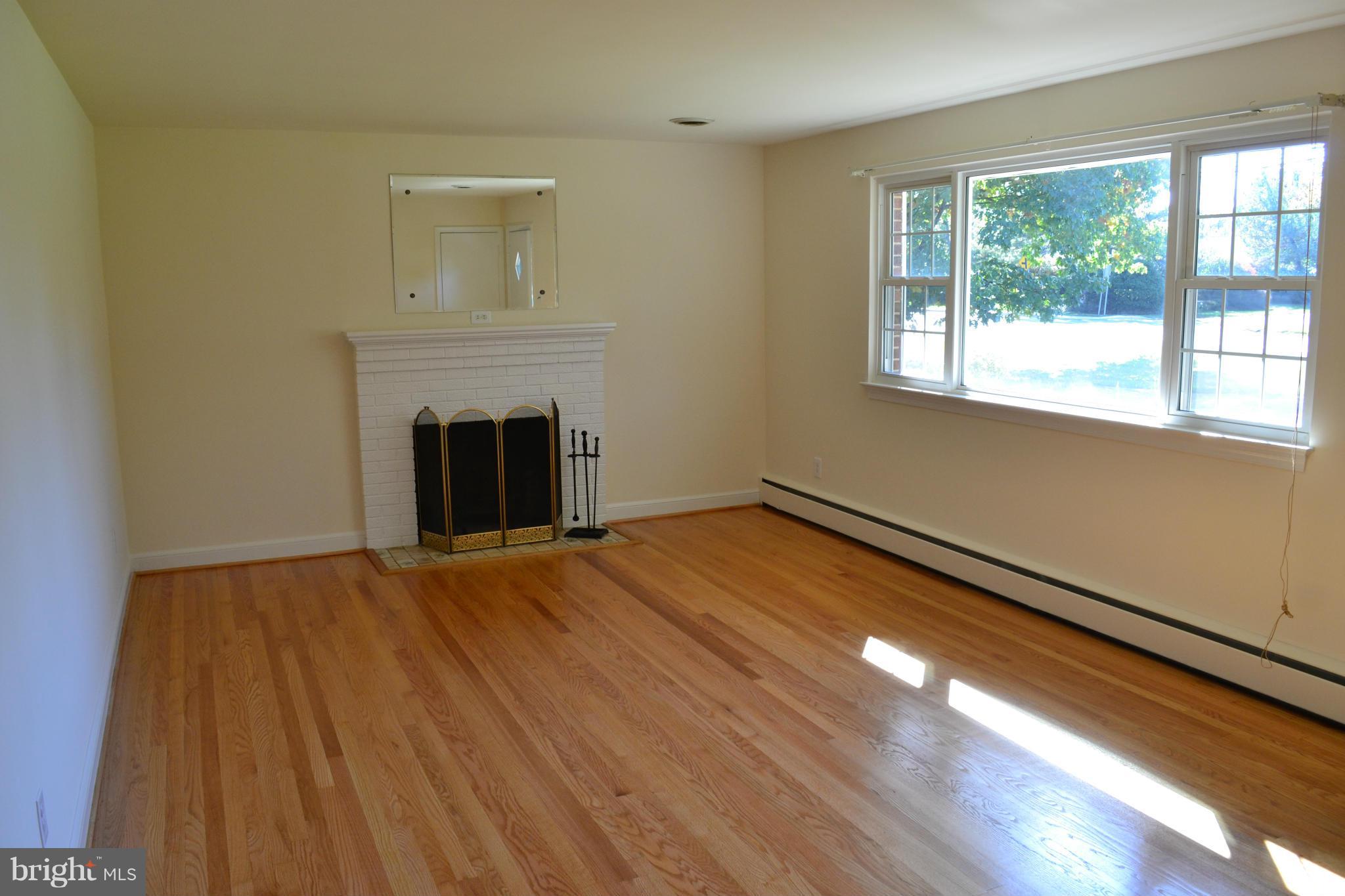 1730 Briggs Chaney Road Silver Spring, MD 20905 - Photo 5 of 30 Living Room