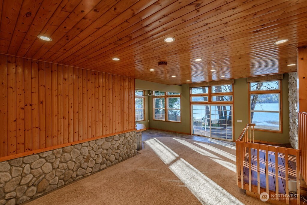 3250 Highway 302 Belfair, WA 98528 - Photo 32 of 40 a view of an entryway